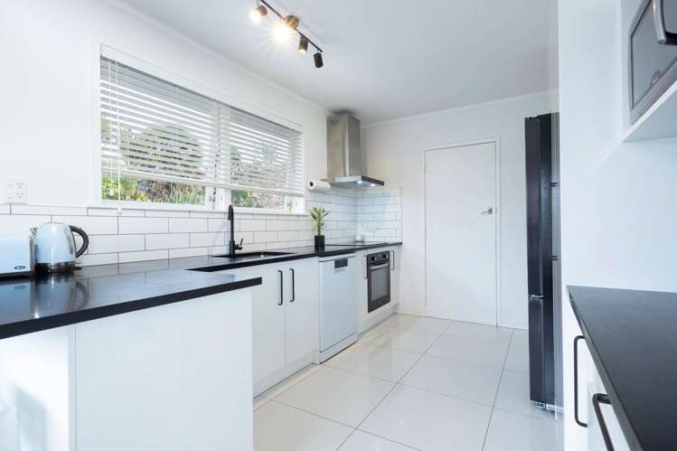17 Temuri Place Glendene_7