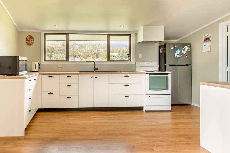 52 Mcgill Street Waimangaroa_2