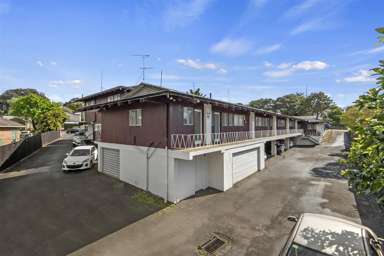 565 Mount Albert Road_2