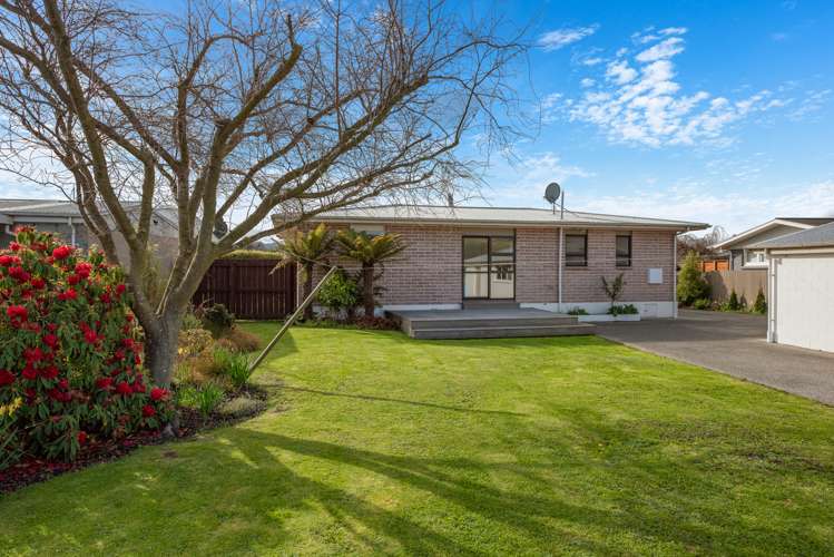 4 Newbourne Crescent Redwoodtown_19