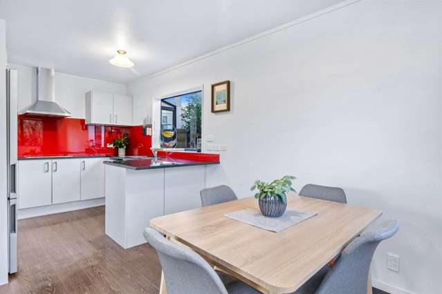 11b Kennedy Avenue Forrest Hill_4