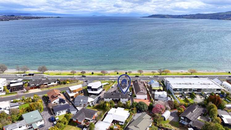 6/116 Lake Terrace Taupo_13