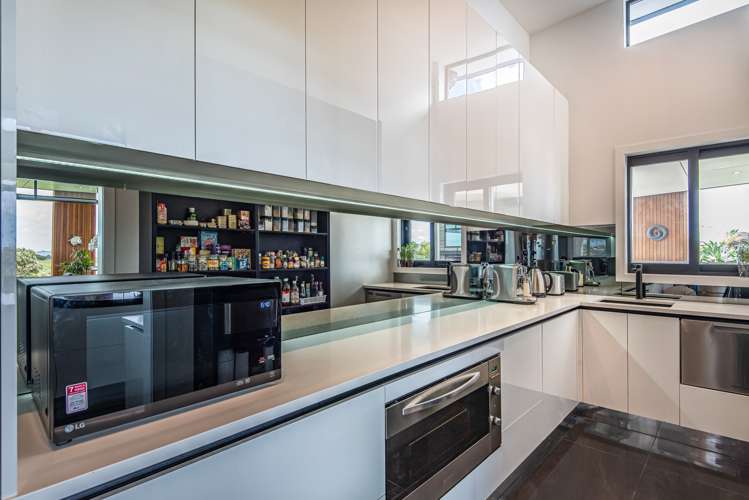 14 Tuparekura Road South Head_13