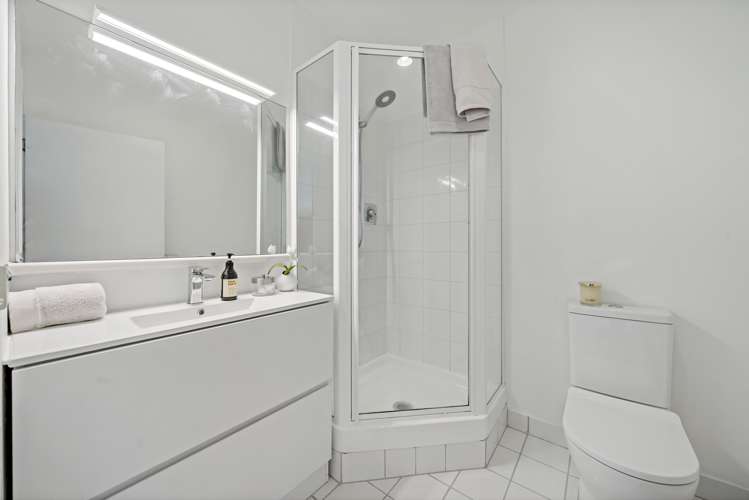 8a/97 Shortland Street Auckland Central_14