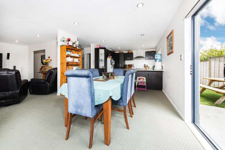 18 Riverglade Parkway Te Atatu South_13