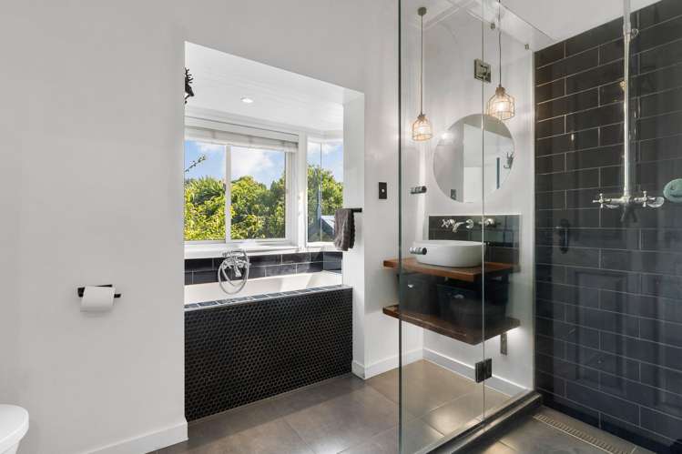 189 Godley Road Titirangi_17