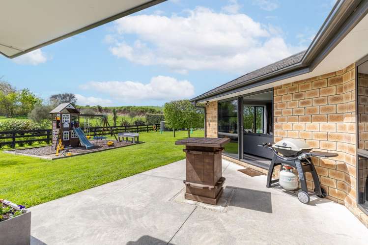 21 Barrett Road Ngahinapouri_15