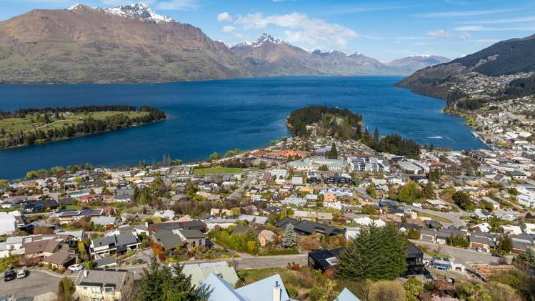 8 Manchester Place Queenstown_11