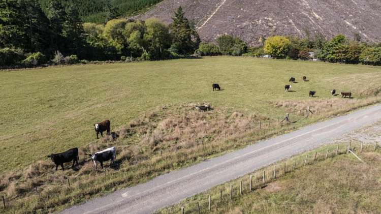 335 Pretty Bridge Valley Road Wakefield_6