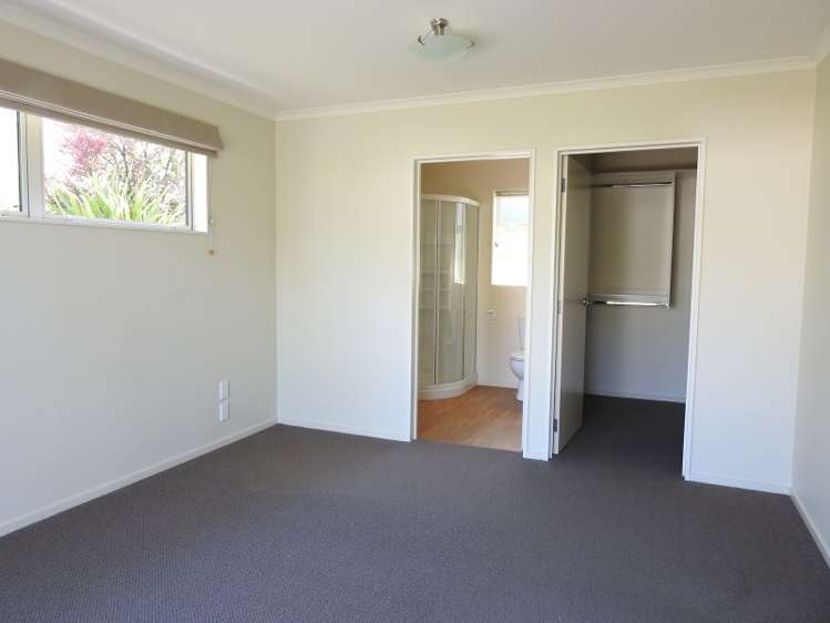 10 Windsor Drive Britannia Heights_11