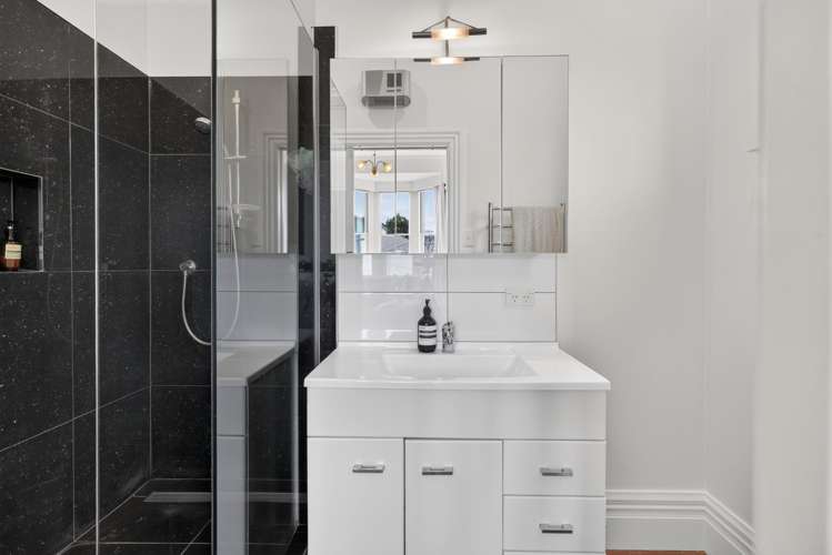 42 Bolton Street Petone_26