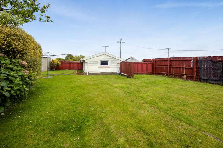 2 Acourt Street Hawera_18