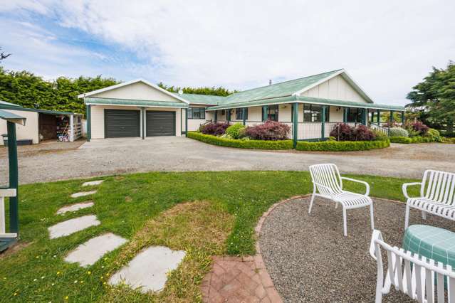 Modern charm with two hectares