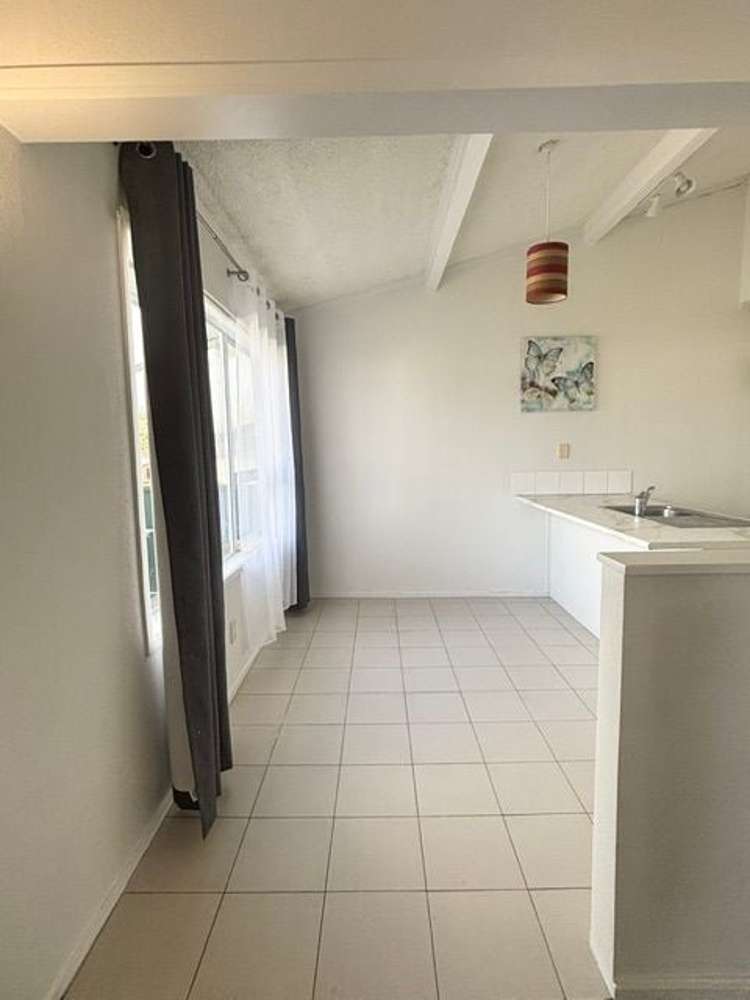 1/23 Woodcote Drive Glenfield_3