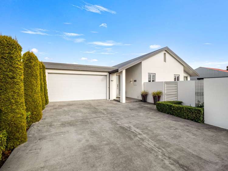 87 Racecourse Road_0