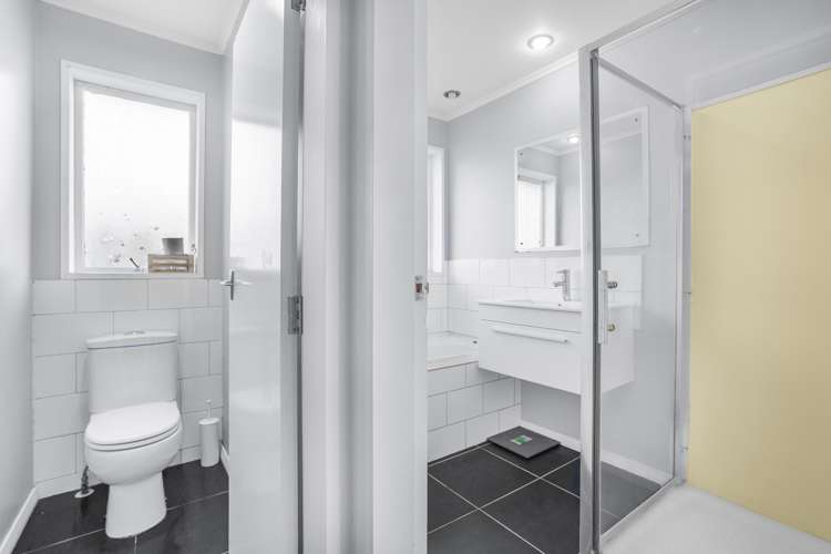 18 Kumeroa Grove Wainuiomata_15