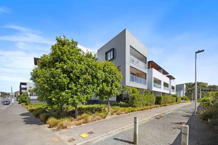 G04/987 Mount Eden Road_0