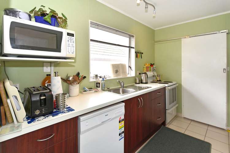 2/352 Hardy Street Nelson City_5