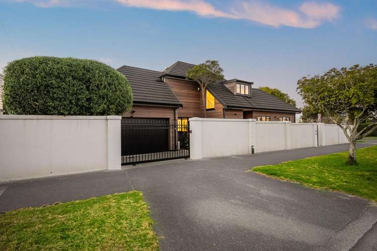 38 Wainui Avenue Point Chevalier_17