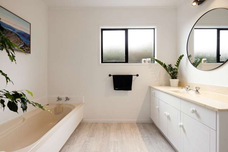 29 Glendale Drive Dinsdale_10