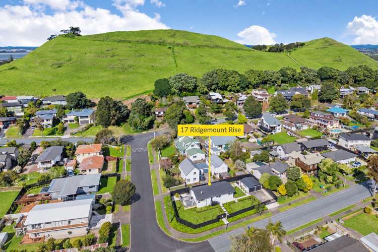 17 Ridgemount Rise Mangere Bridge_12