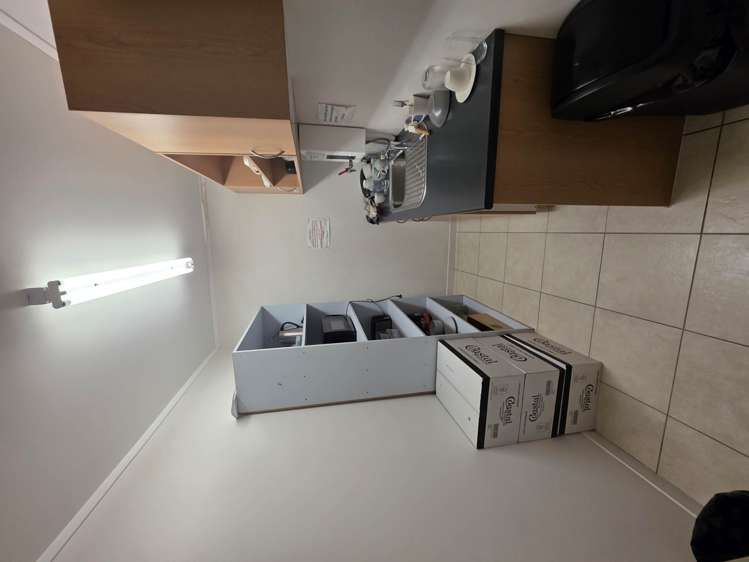 19 Great South Road Epsom_12
