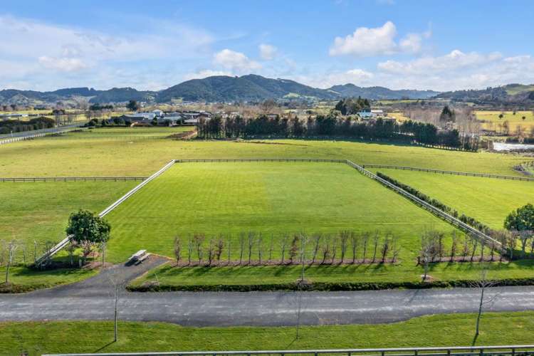 144 Monument Road Clevedon_1