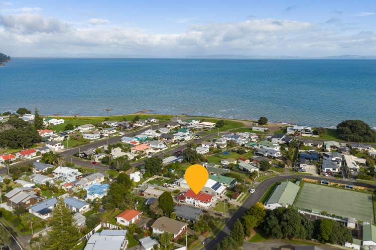 5 West Crescent Te Puru_33