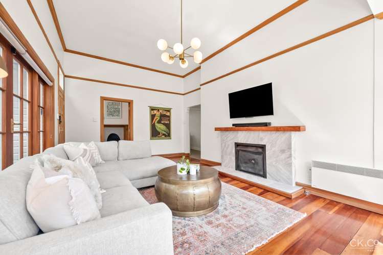 2 Barton Road Heretaunga_4