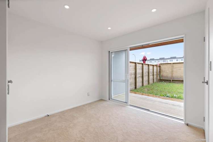 79 Bordeaux Parade Te Atatu South_5