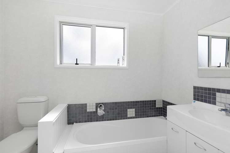 40 Outram Grove Kelson_11