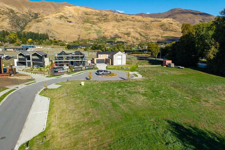 4 and 9 Theodore Court Wanaka_5