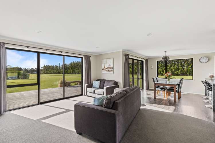 39 Kairau Road East Waitara_9