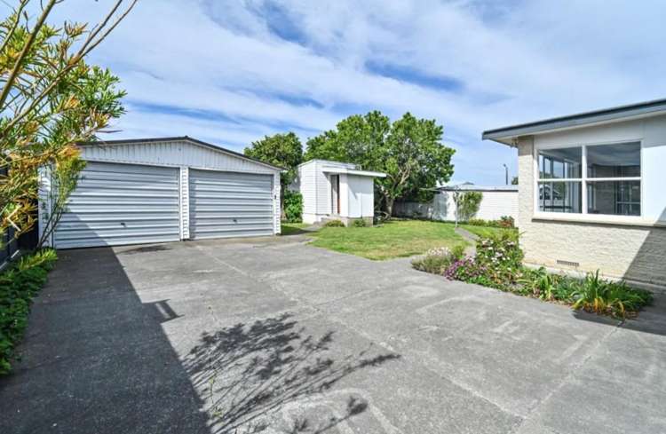 52 Folkestone Drive 10480_12