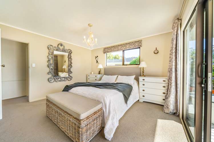 15 Longitude Place Whitby_22