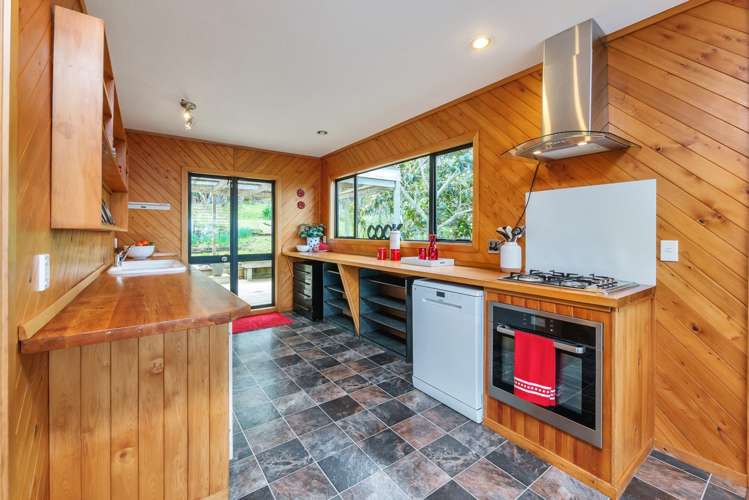 695 Huia Road Parau_5