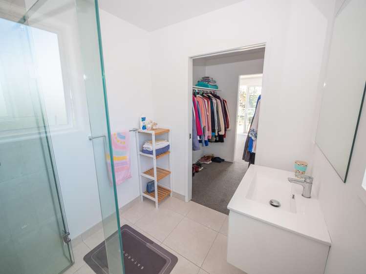 5 Eagles Way Cable Bay_14