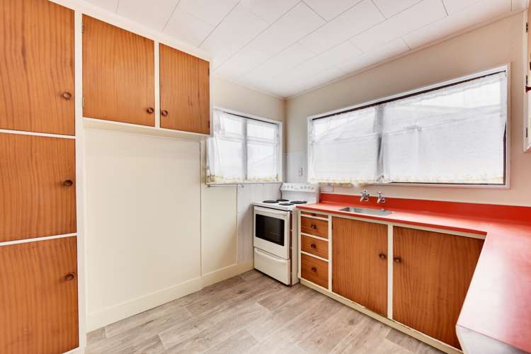 2/64 Fergusson Street Stoke_4