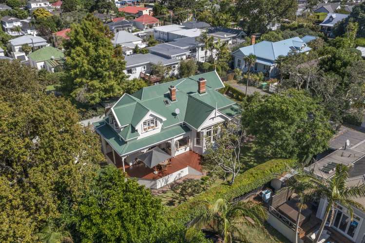 5 Mozeley Avenue Devonport_17