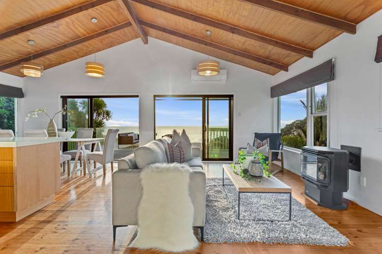 26 Edwin Mitchelson Road Muriwai_5