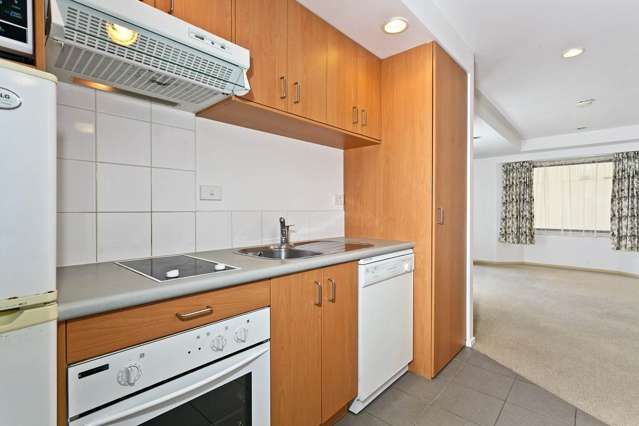 2C/2 Eden Crescent City Centre_2