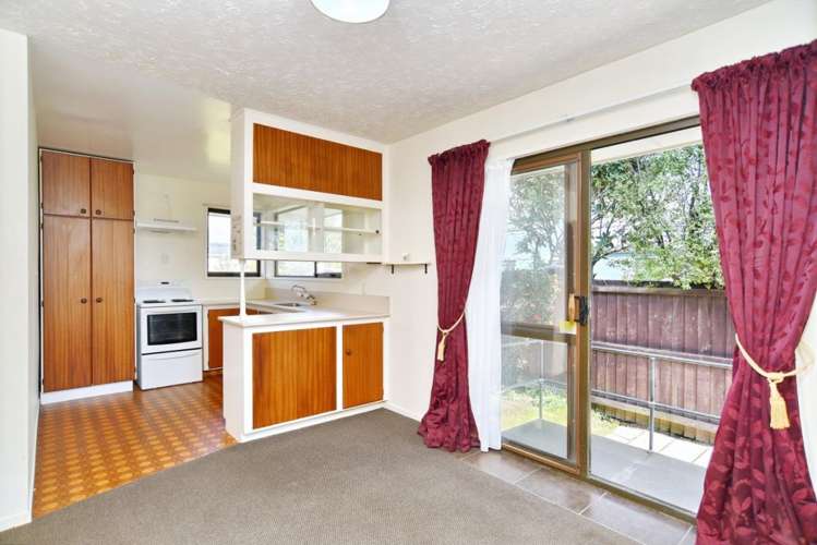 2/1 Mapledale Place Halswell_4