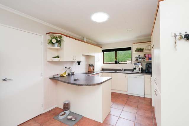 73 Flora Road East Makarewa_1