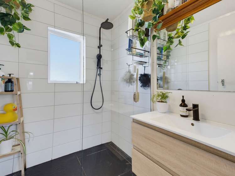 18 Adams Place Te Kamo_23