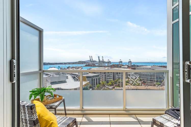 Flat 1202/85 Beach Road_5