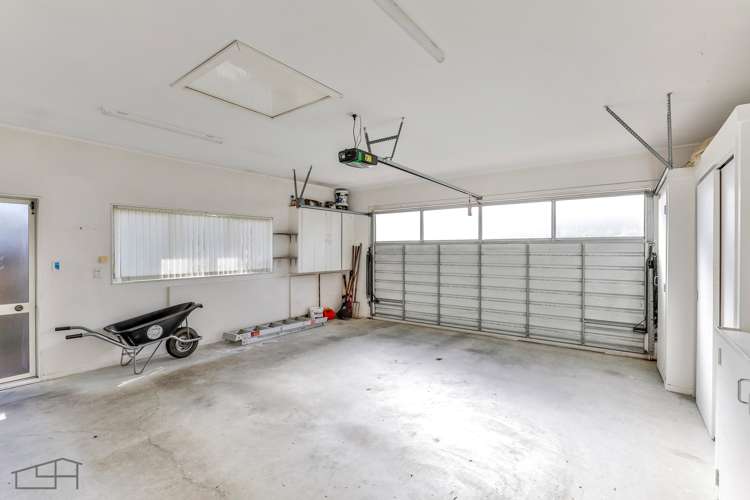 10 Woodfern Crescent Titirangi_21