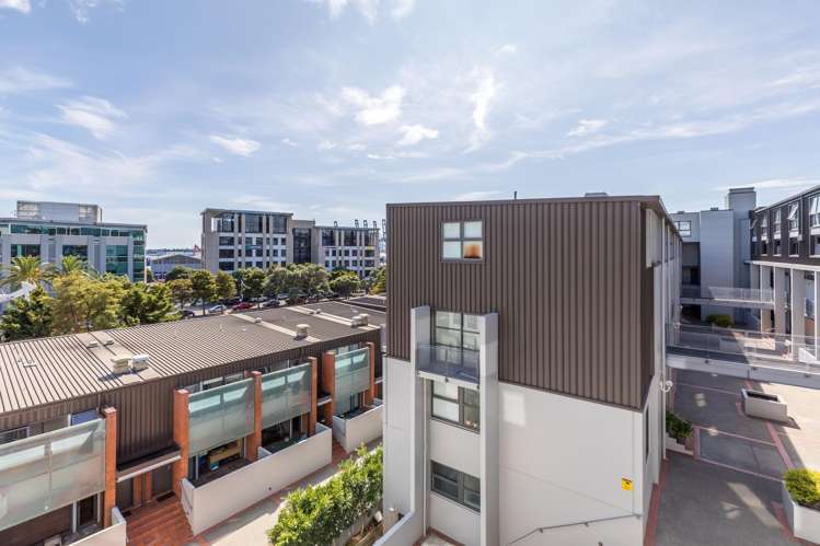 409/57 Mahuhu Crescent_5