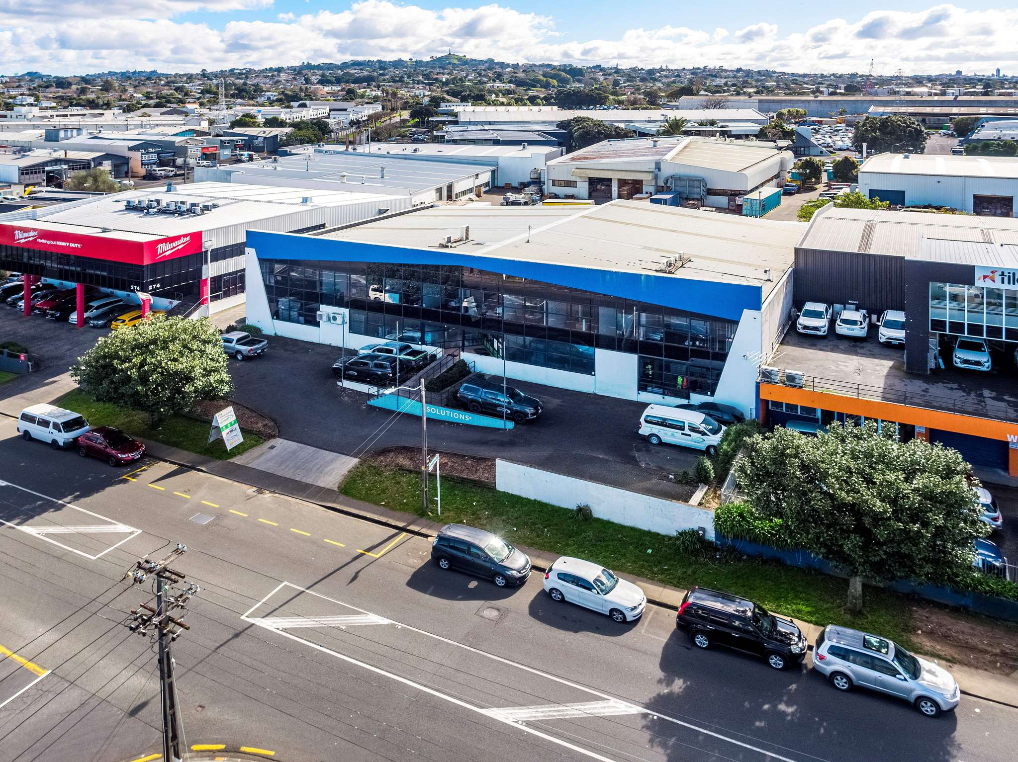 Versatile industrial property in key fringe location