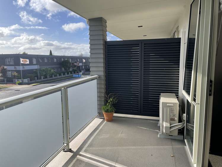 2d Lytton Street Victoria_12