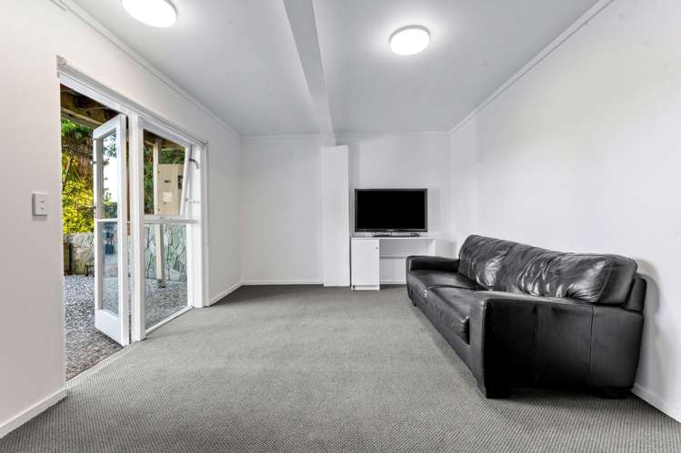 11 Springbank Lane Te Atatu Peninsula_24